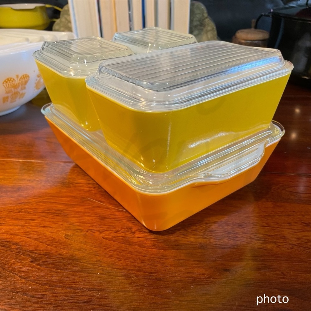 Orange Vintage PYREX Daisy Fridgie Set